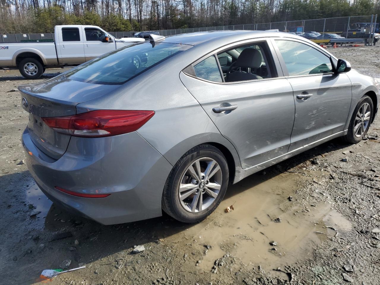 2018 HYUNDAI ELANTRA SE - Фото 3