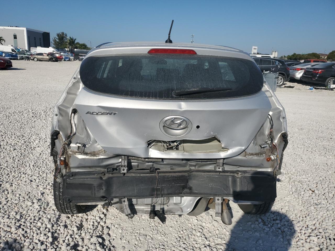 2017 HYUNDAI ACCENT SE - Фото 6