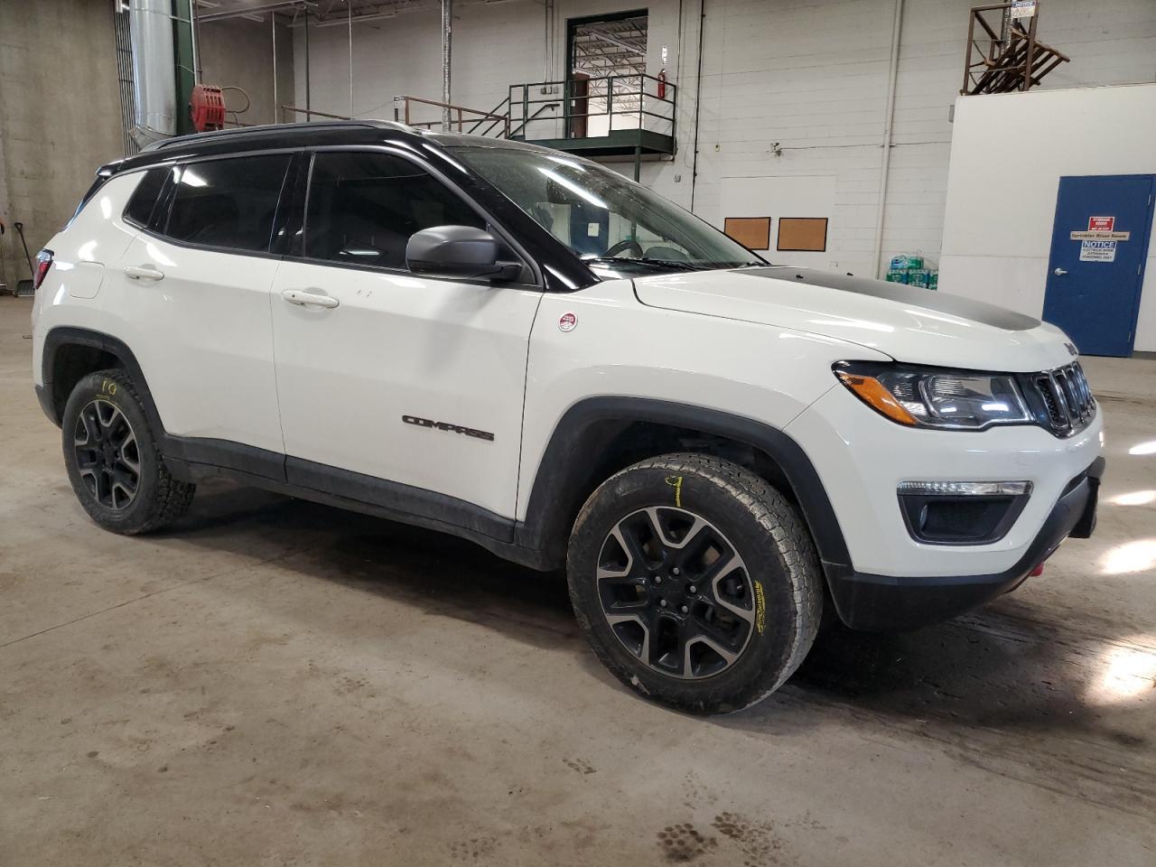 2019 JEEP COMPASS TR - Фото 4