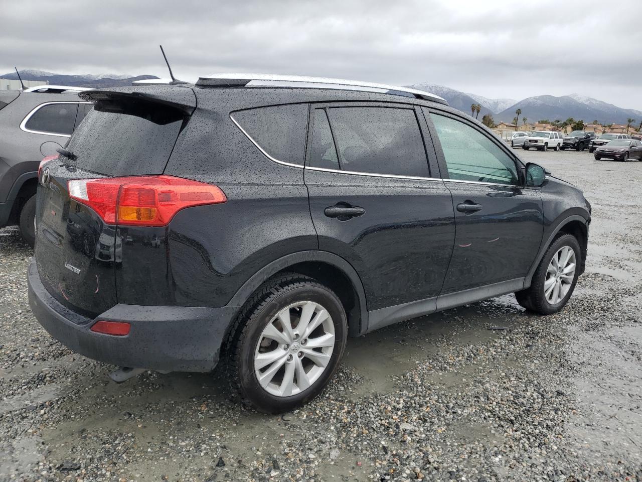 2015 TOYOTA RAV4 LIMIT - Фото 3