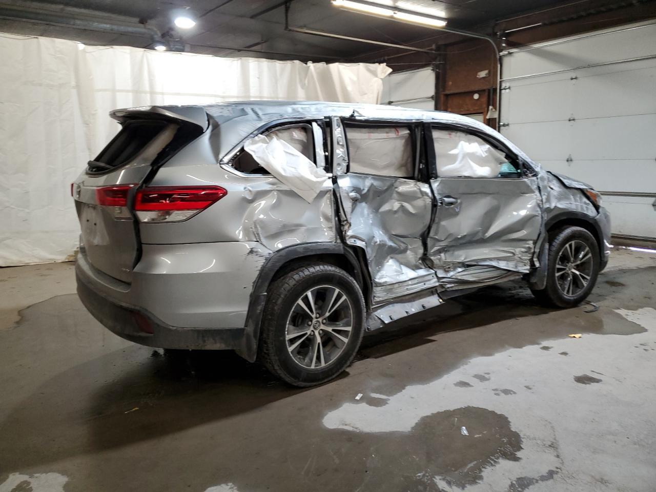 2019 TOYOTA HIGHLANDER - Image 3