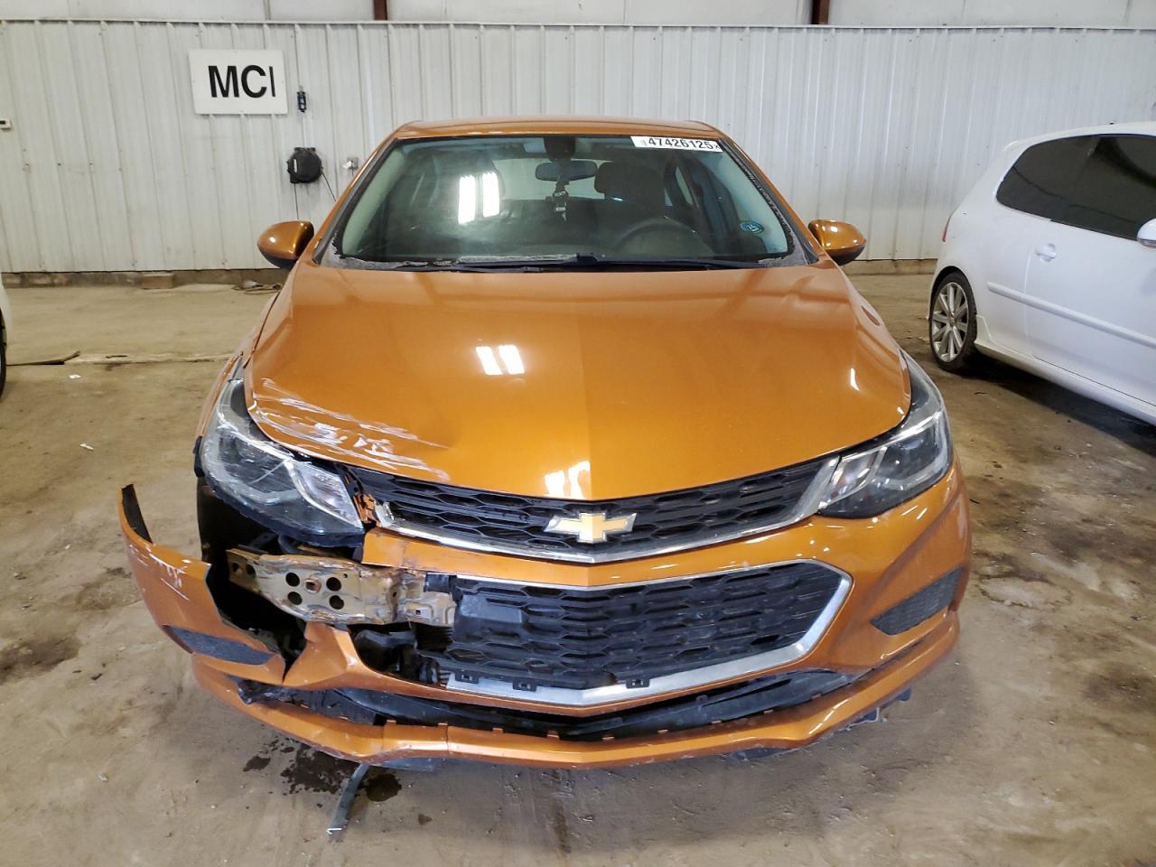 2017 CHEVROLET CRUZE LT - Image 5