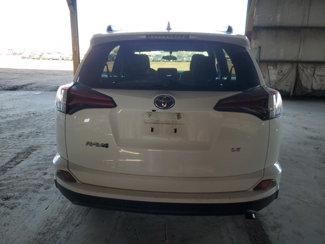 2016 TOYOTA RAV4 LE - Фото 6