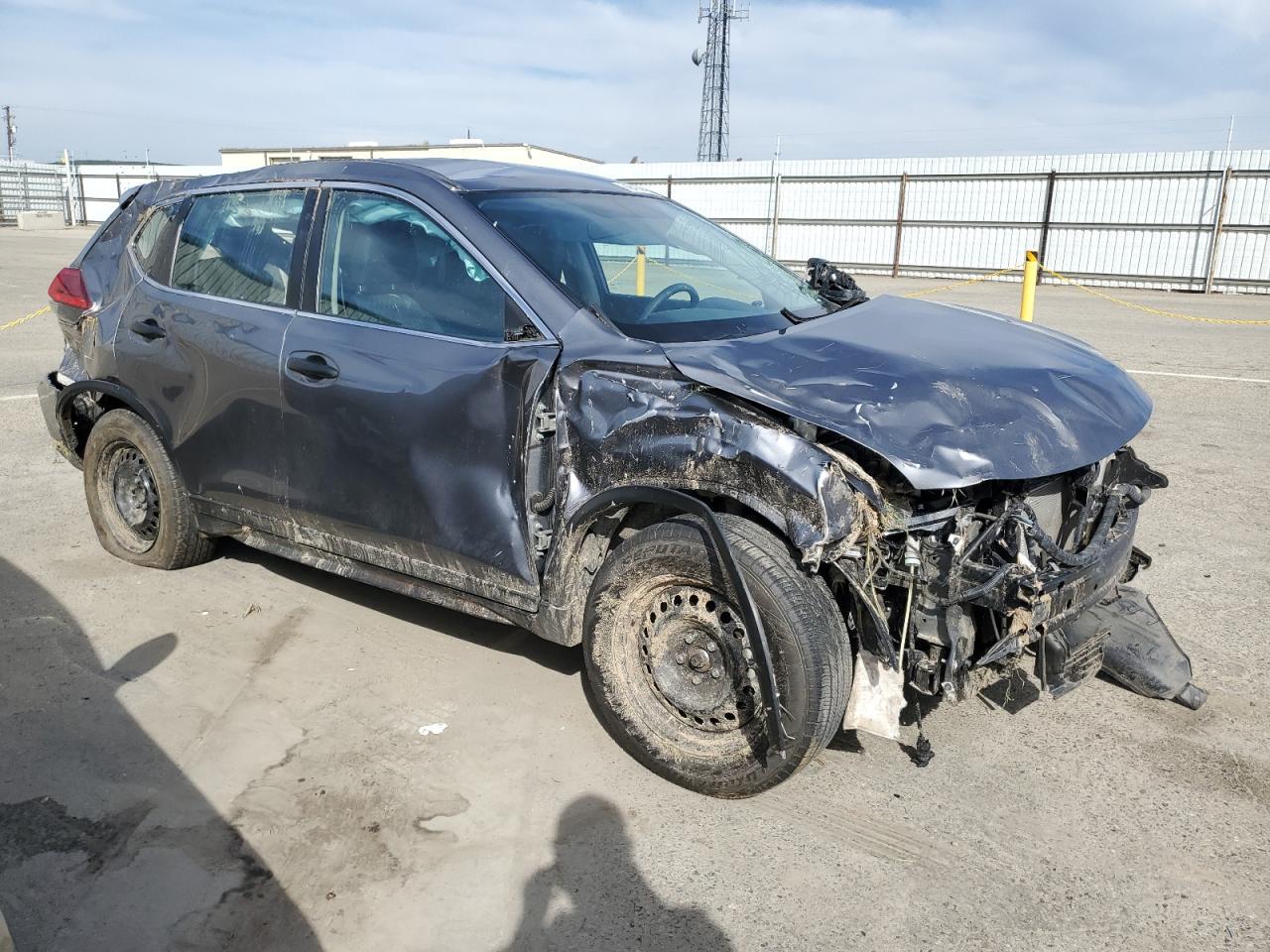 2017 NISSAN ROGUE S - Image 4