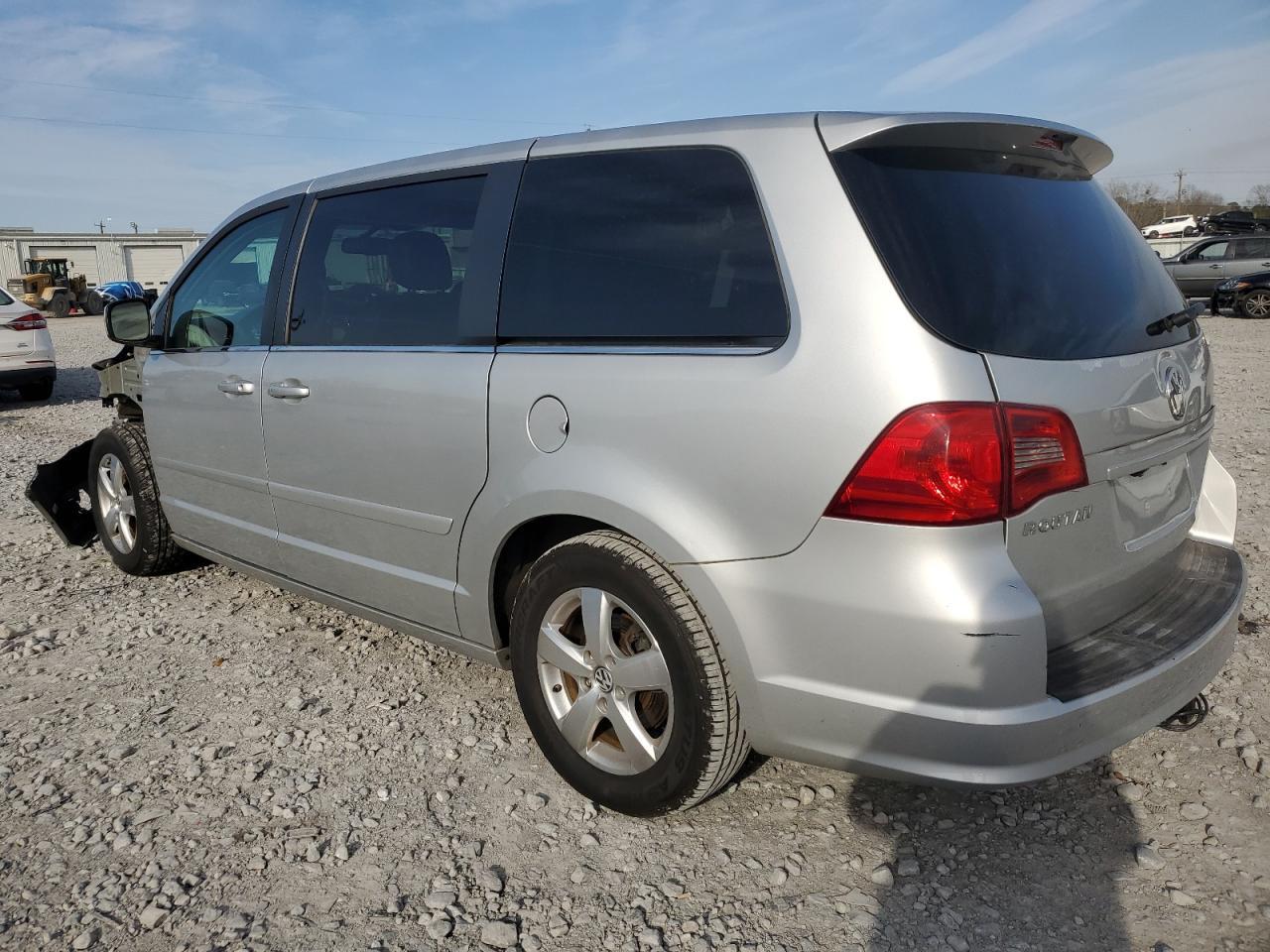 2010 VOLKSWAGEN ROUTAN SE - Фото 2