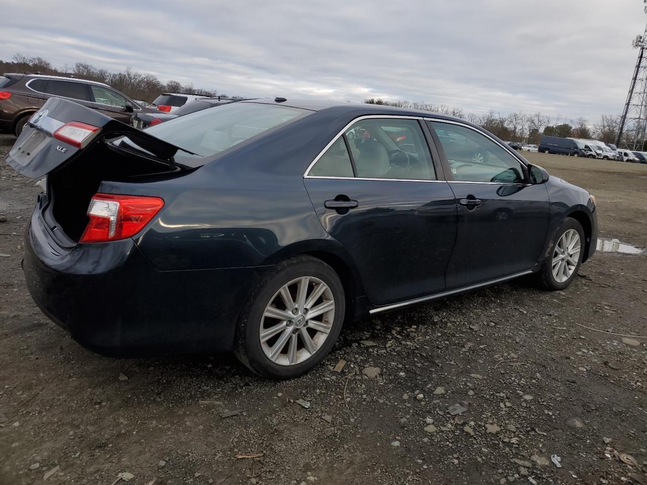 2014 TOYOTA CAMRY L - Image 3