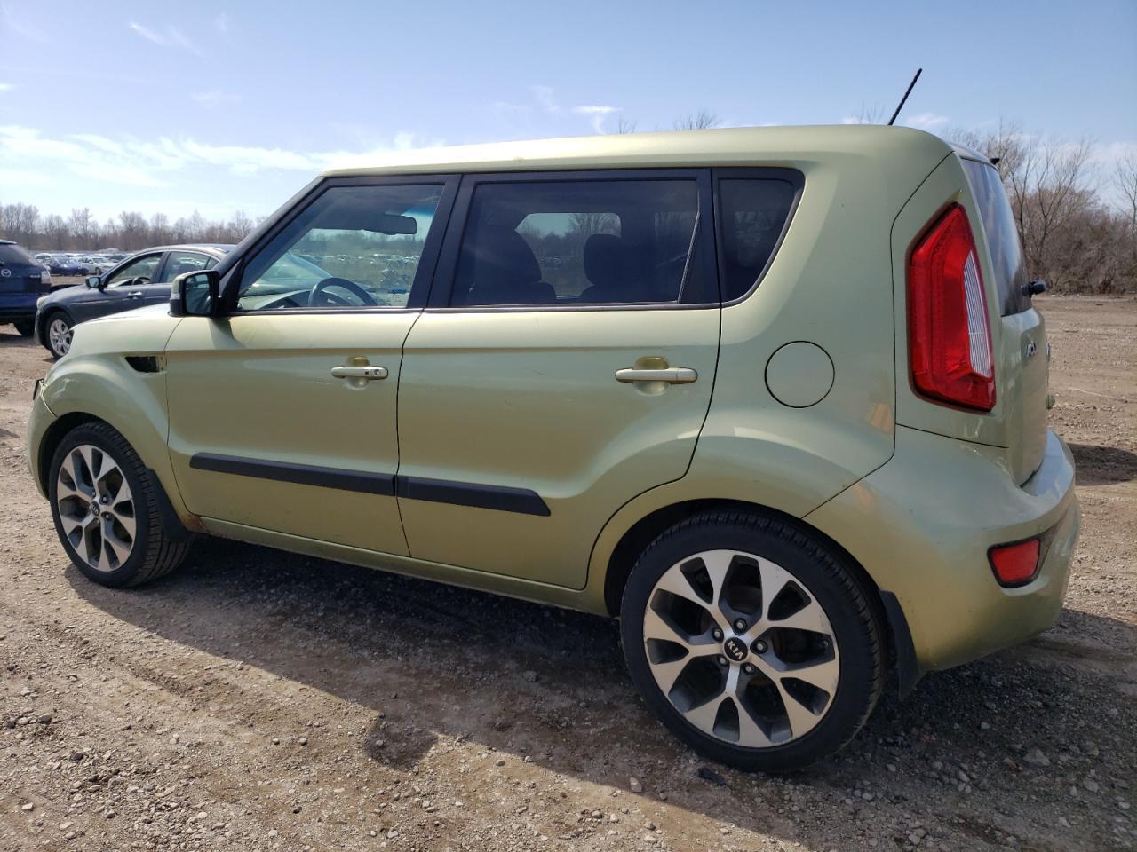 2013 KIA SOUL + - Image 2