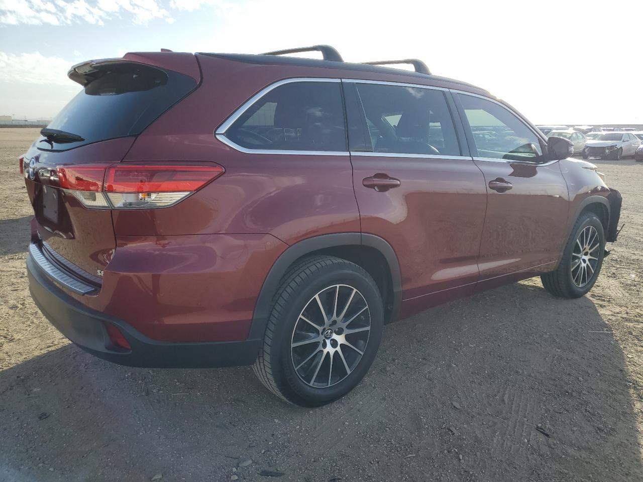 2018 TOYOTA HIGHLANDER - Image 3