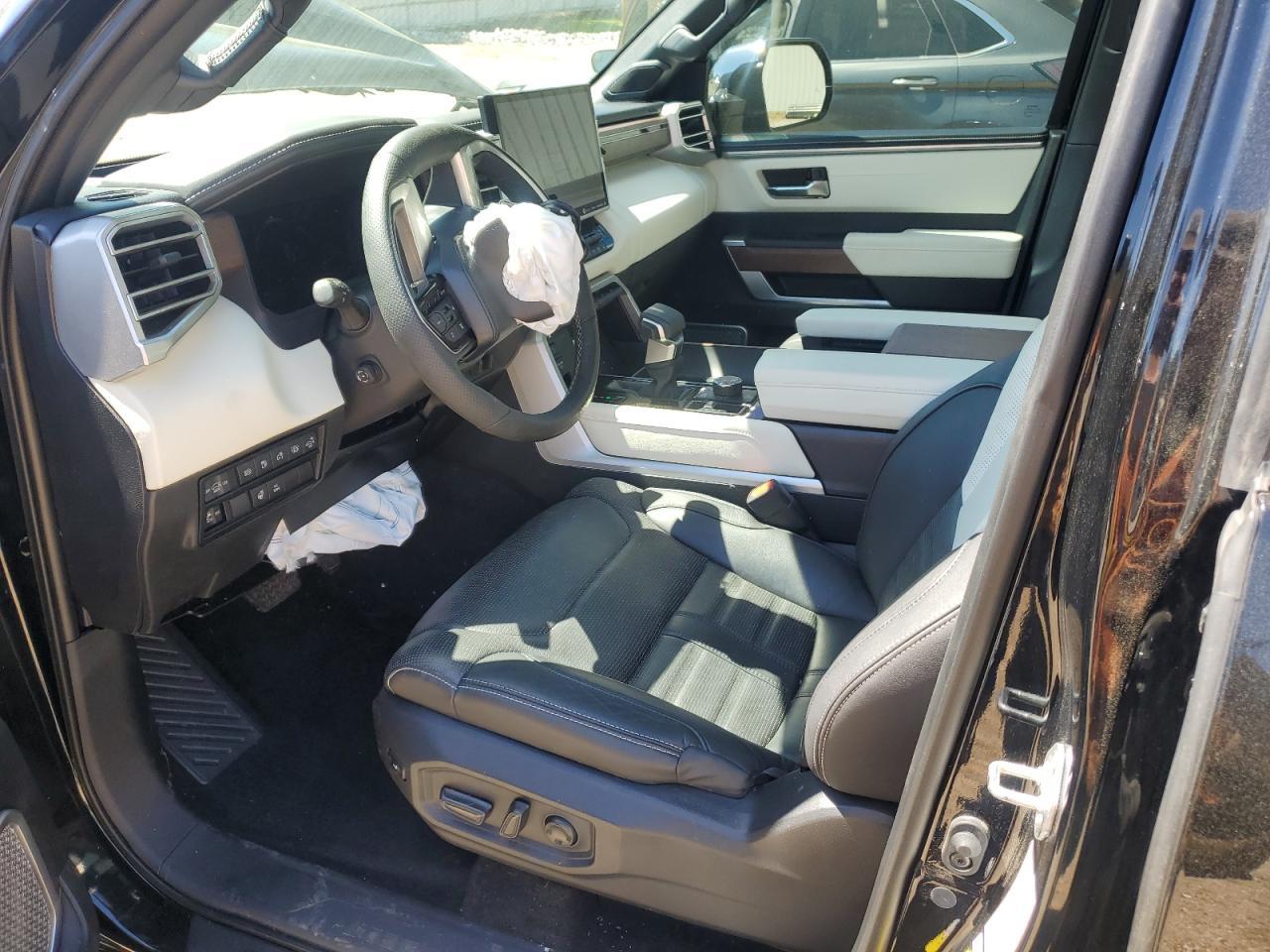2023 TOYOTA SEQUOIA SR - Фото 7