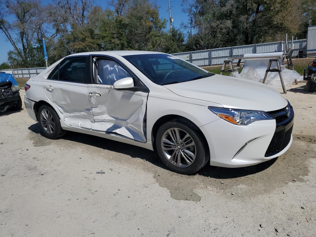2016 TOYOTA CAMRY LE - Image 4