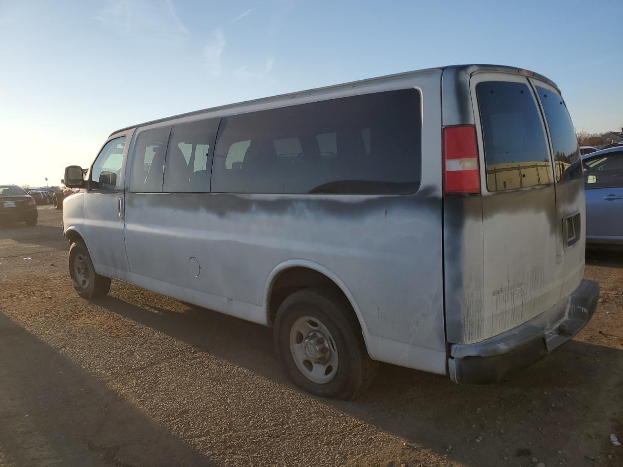 2012 CHEVROLET EXPRESS G3 - Image 2
