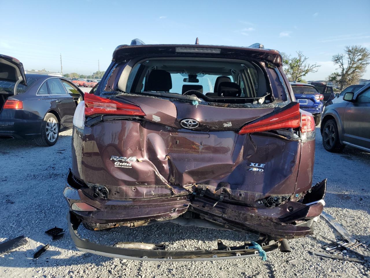 2017 TOYOTA RAV4 XLE - Image 6