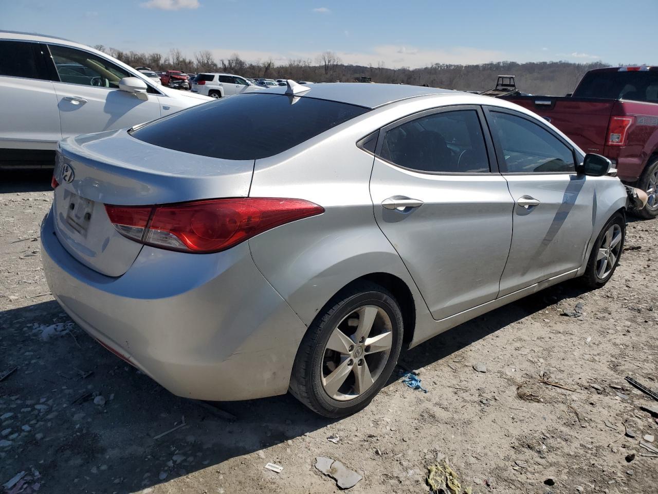 2013 HYUNDAI ELANTRA GL - Image 3