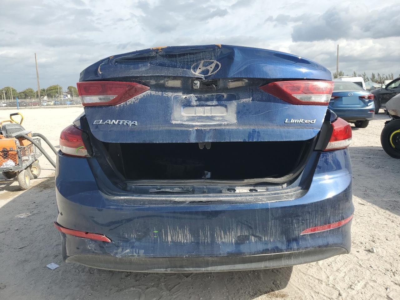 2017 HYUNDAI ELANTRA SE - Image 6