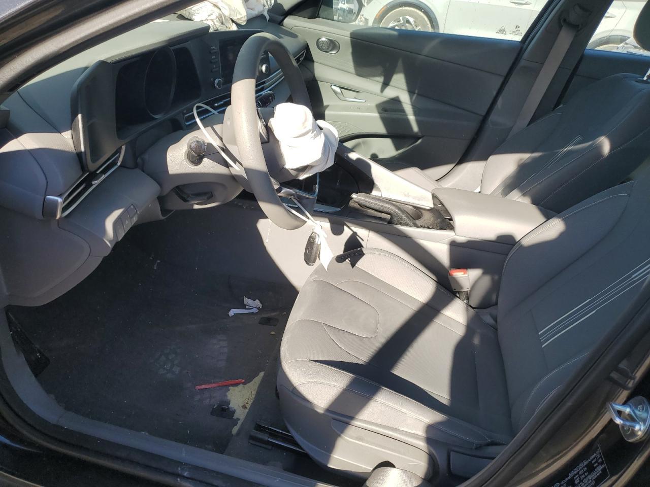 2022 HYUNDAI ELANTRA SE - Фото 7