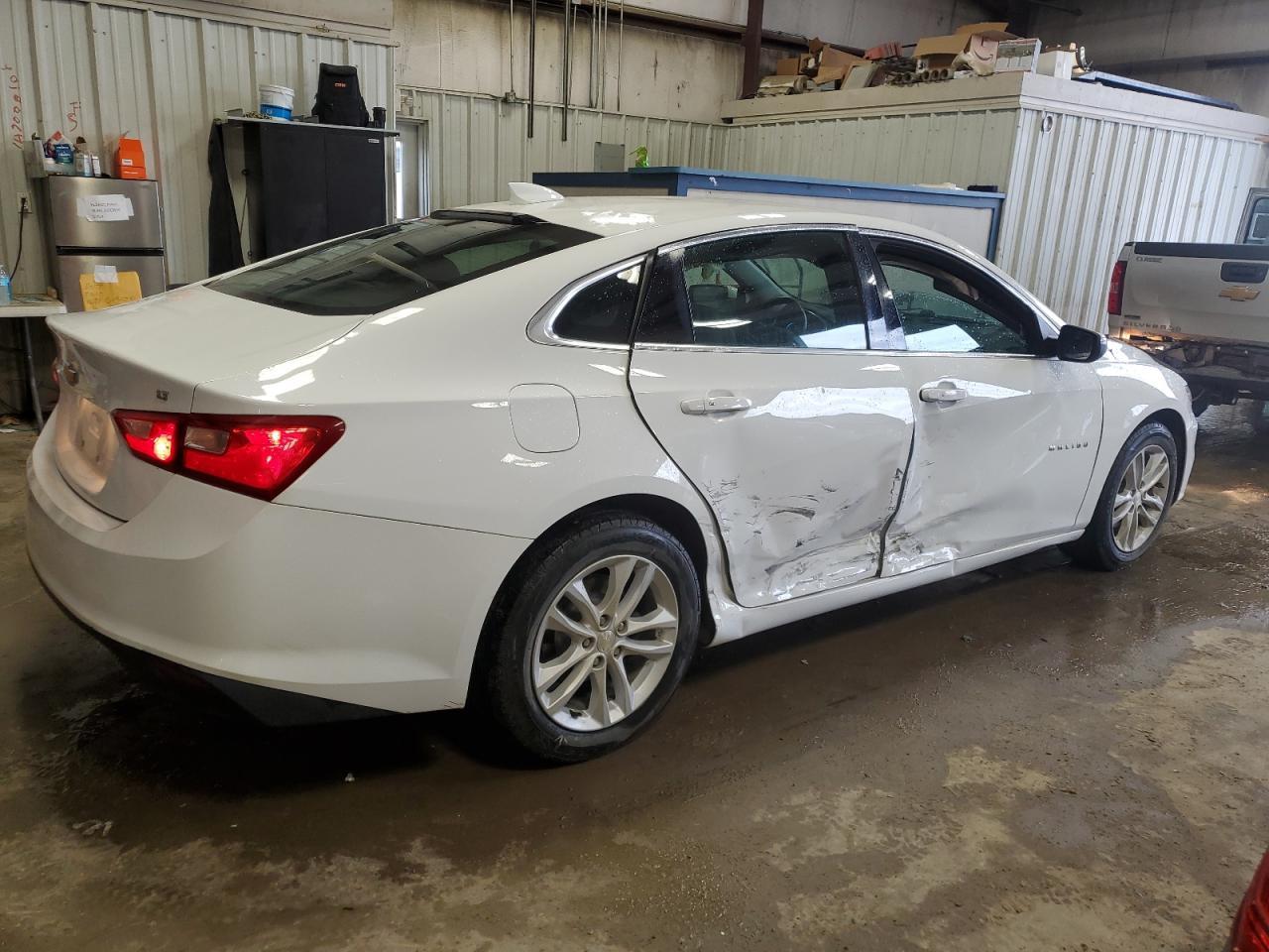 2017 CHEVROLET MALIBU LT - Image 3