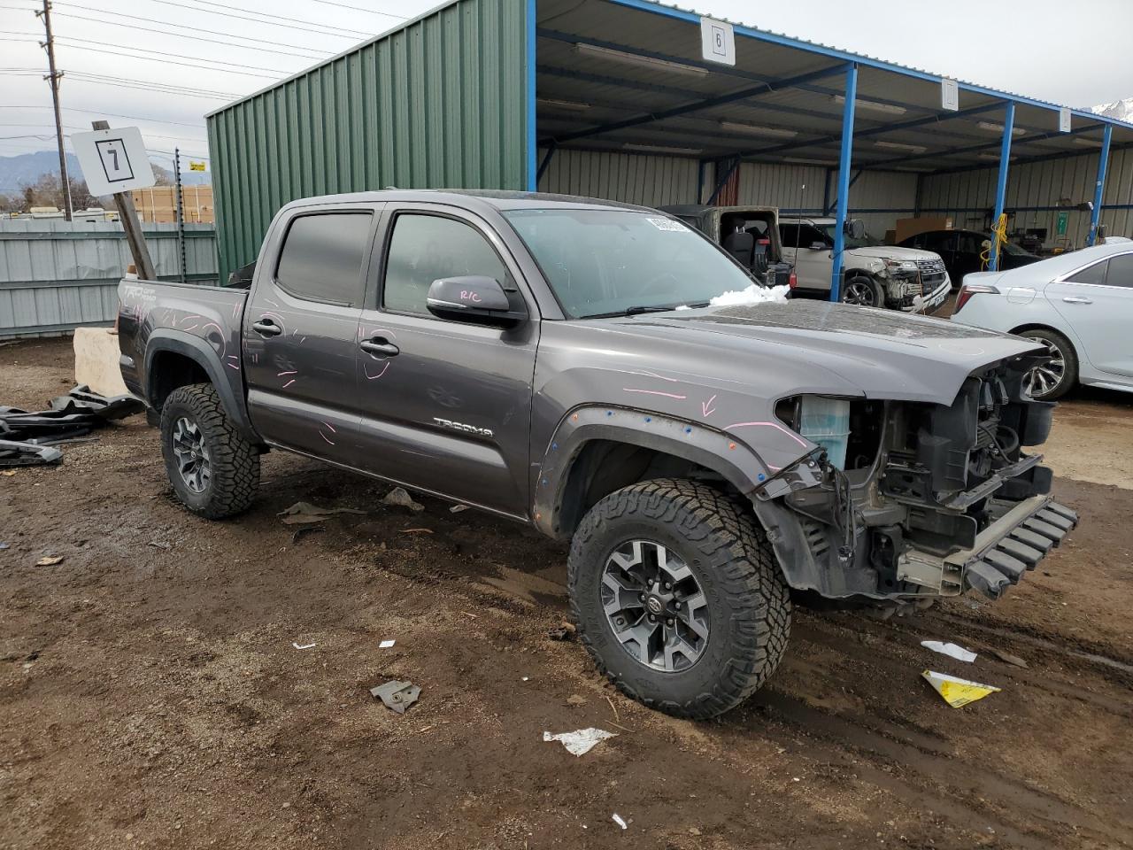 2017 TOYOTA TACOMA DOU - Фото 4