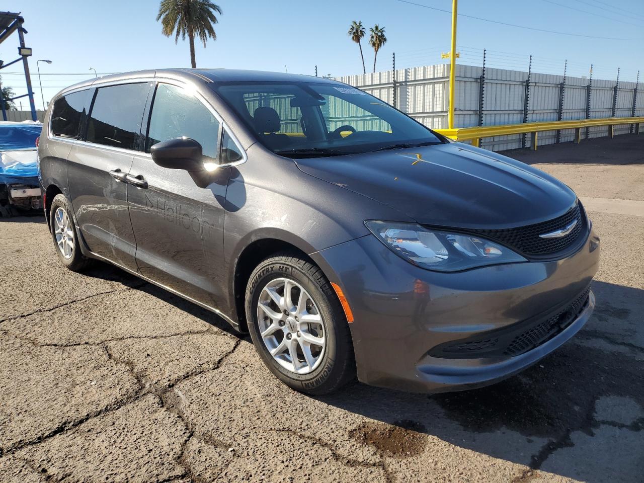 2022 CHRYSLER VOYAGER LX