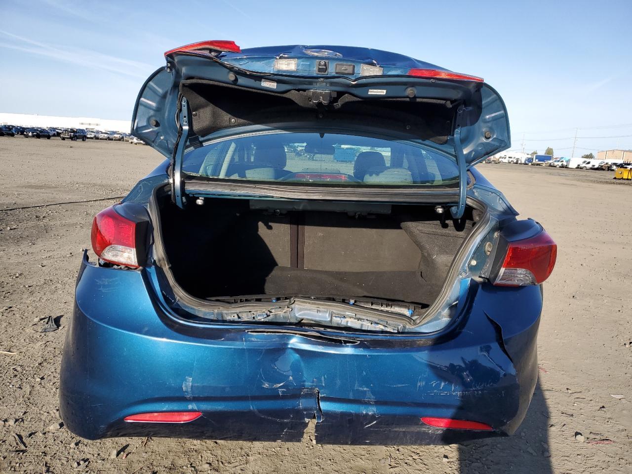 2013 HYUNDAI ELANTRA GL - Image 6