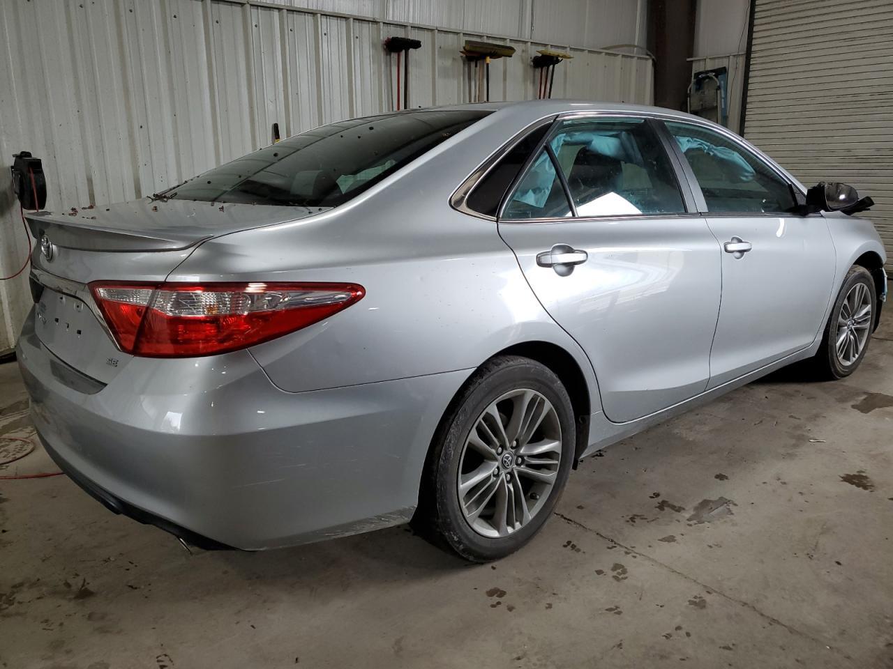2016 TOYOTA CAMRY LE - Image 3