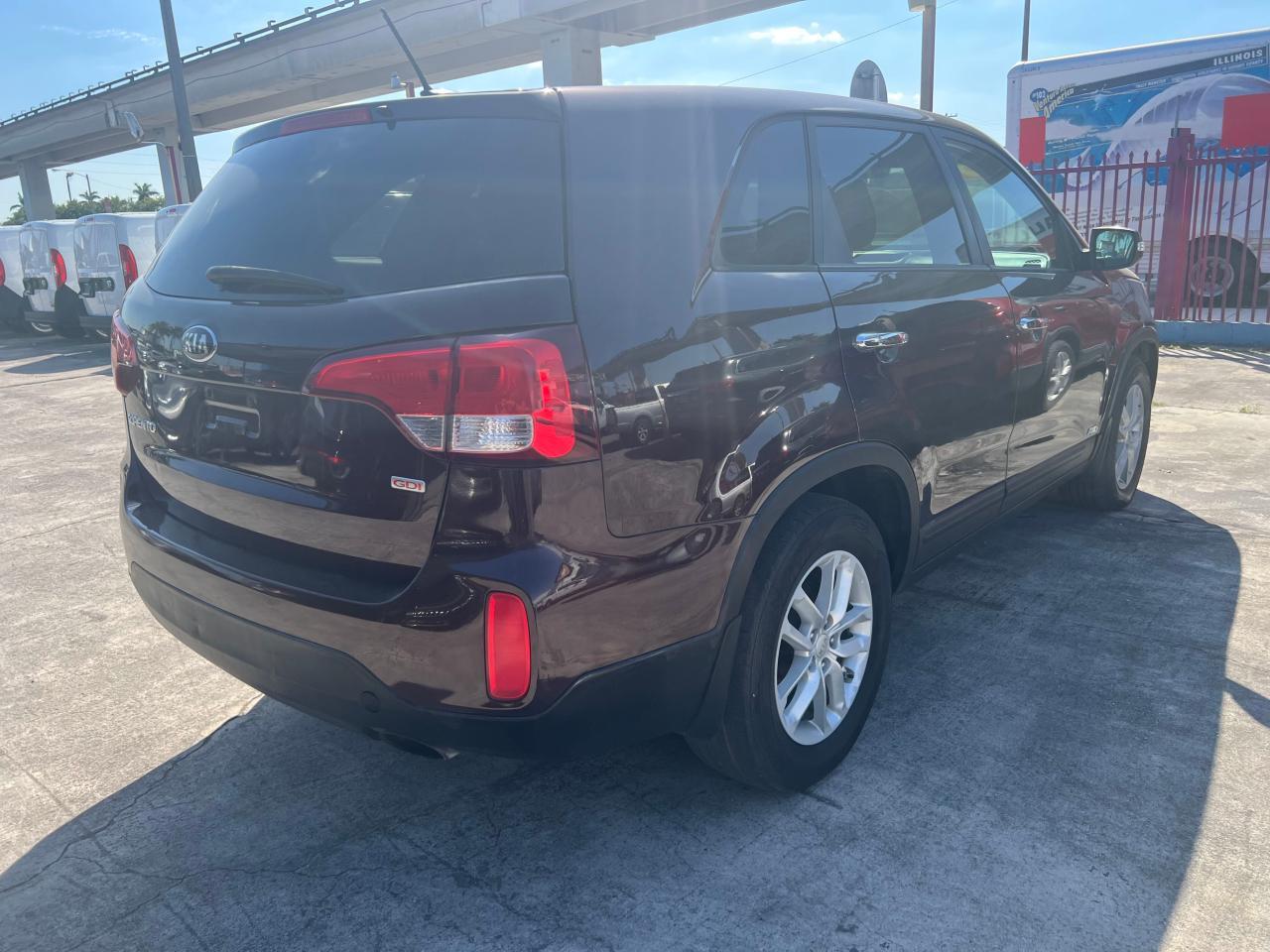 2015 KIA SORENTO LX - Image 4