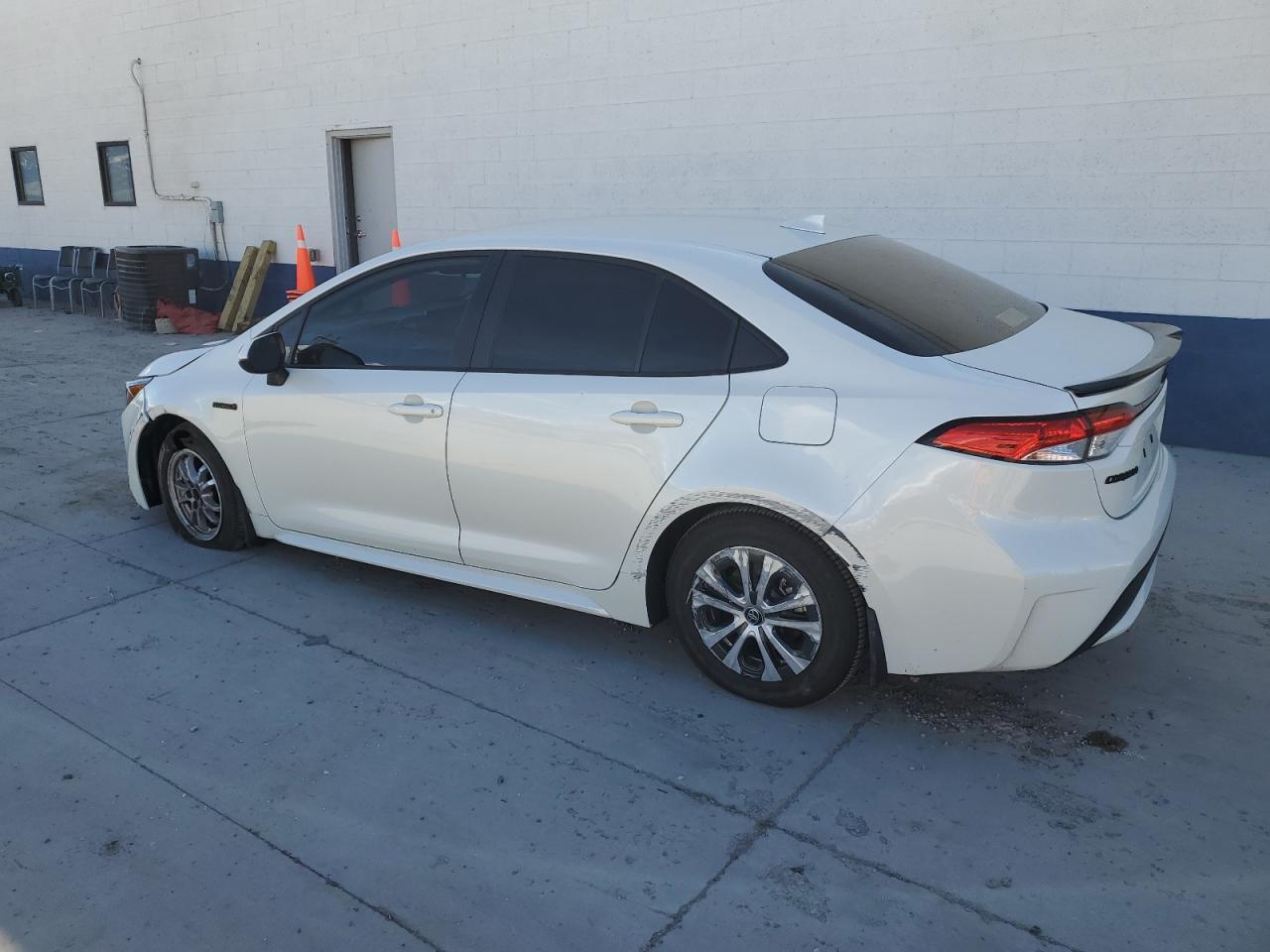 2021 TOYOTA COROLLA LE - Фото 2