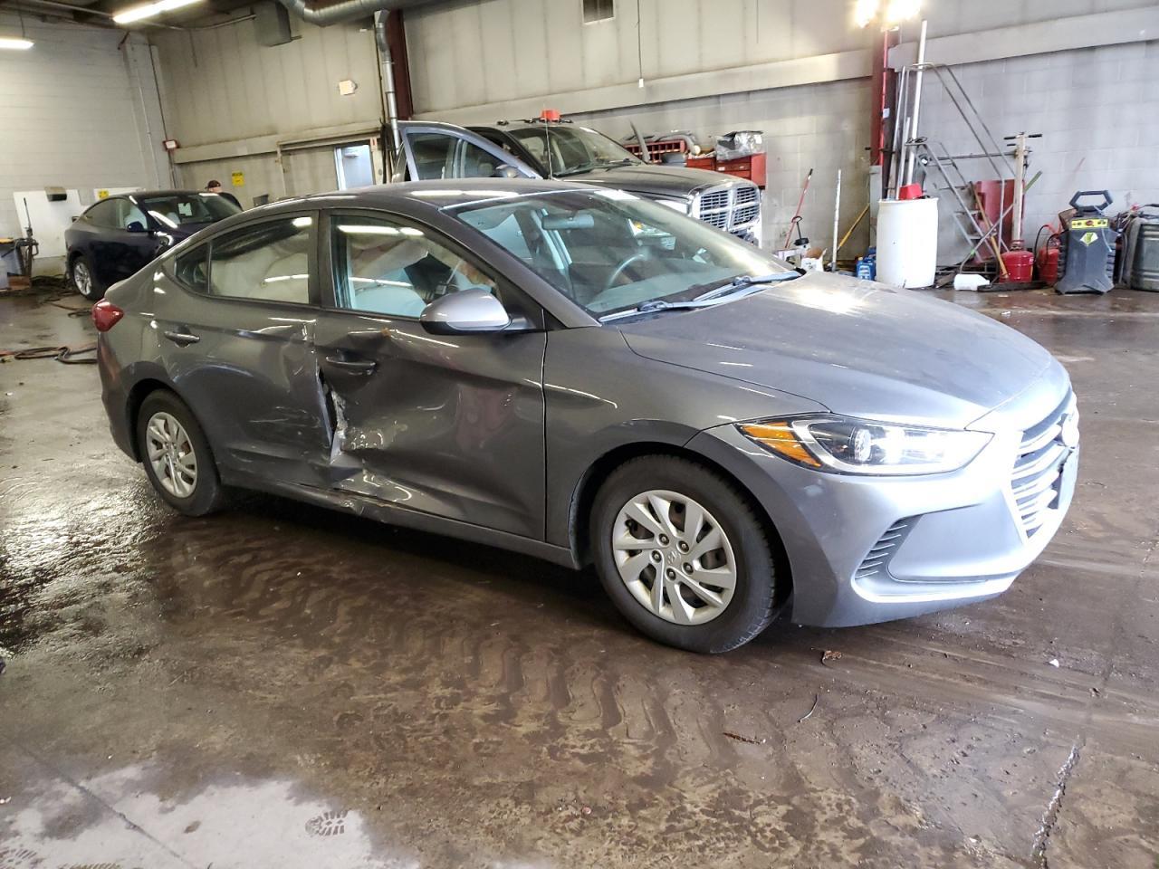 2018 HYUNDAI ELANTRA SE - Image 4
