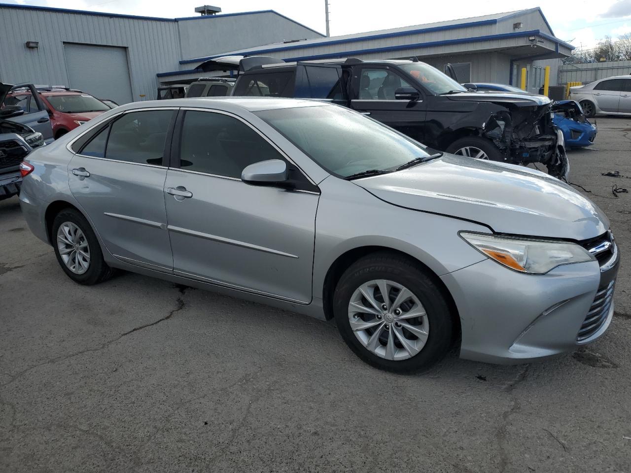 2016 TOYOTA CAMRY LE - Фото 4