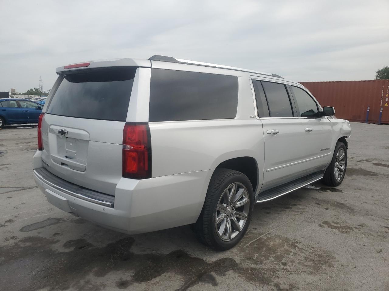 2015 CHEVROLET SUBURBAN C - Фото 3