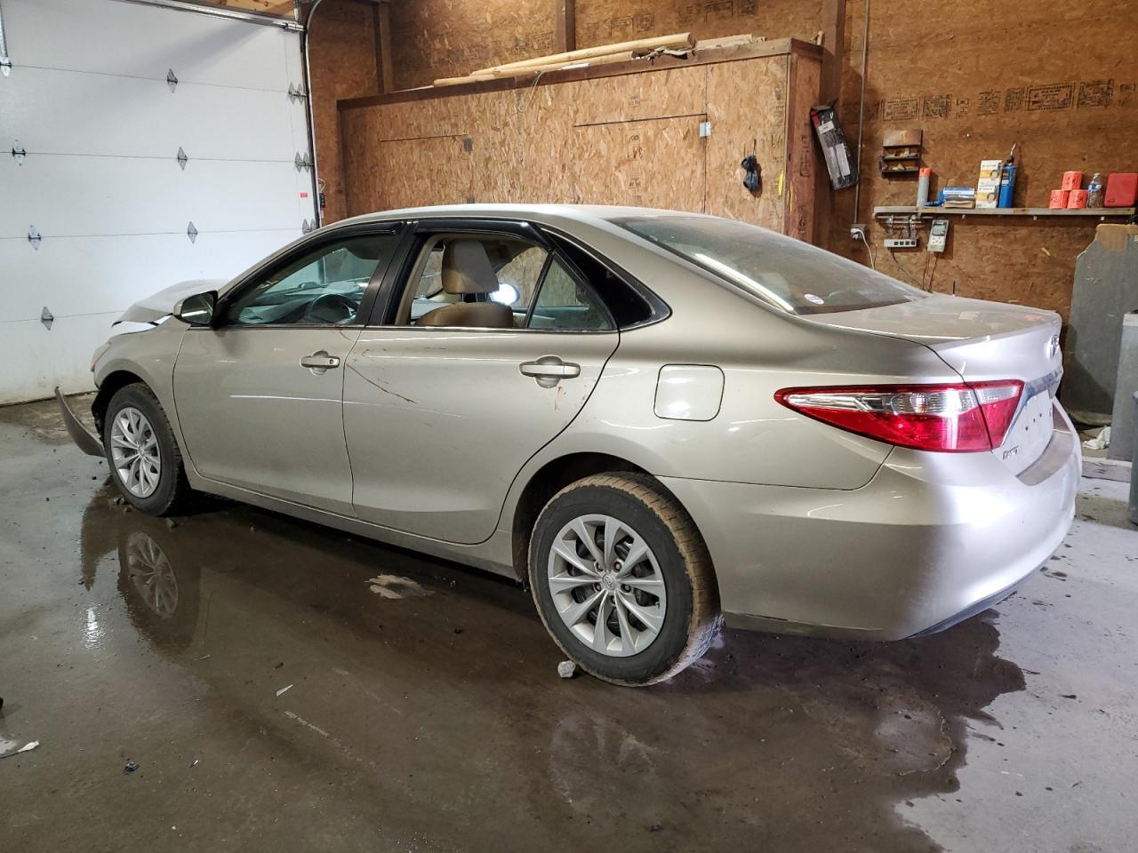 2015 TOYOTA CAMRY LE - Image 2