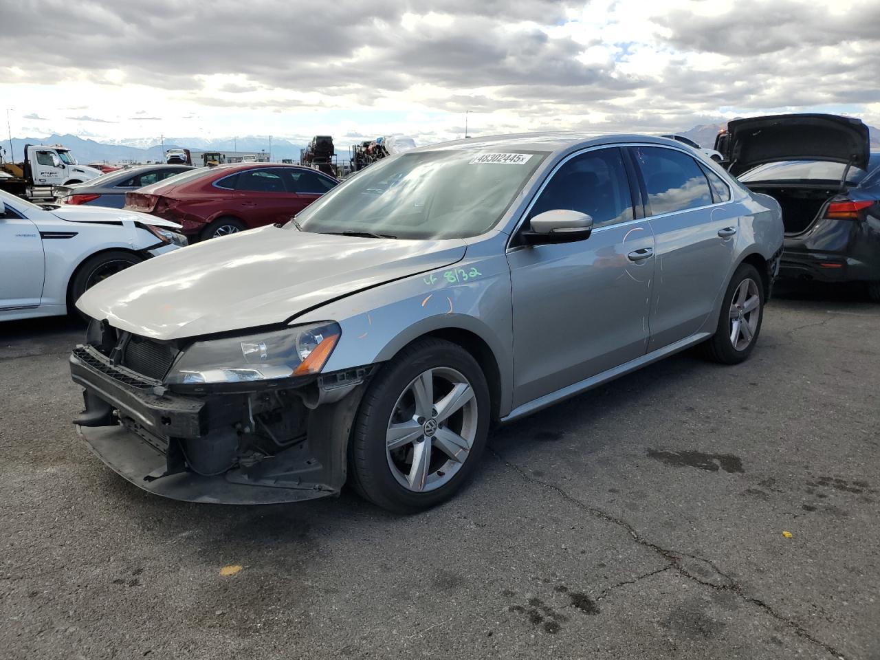 2013 VOLKSWAGEN PASSAT SE