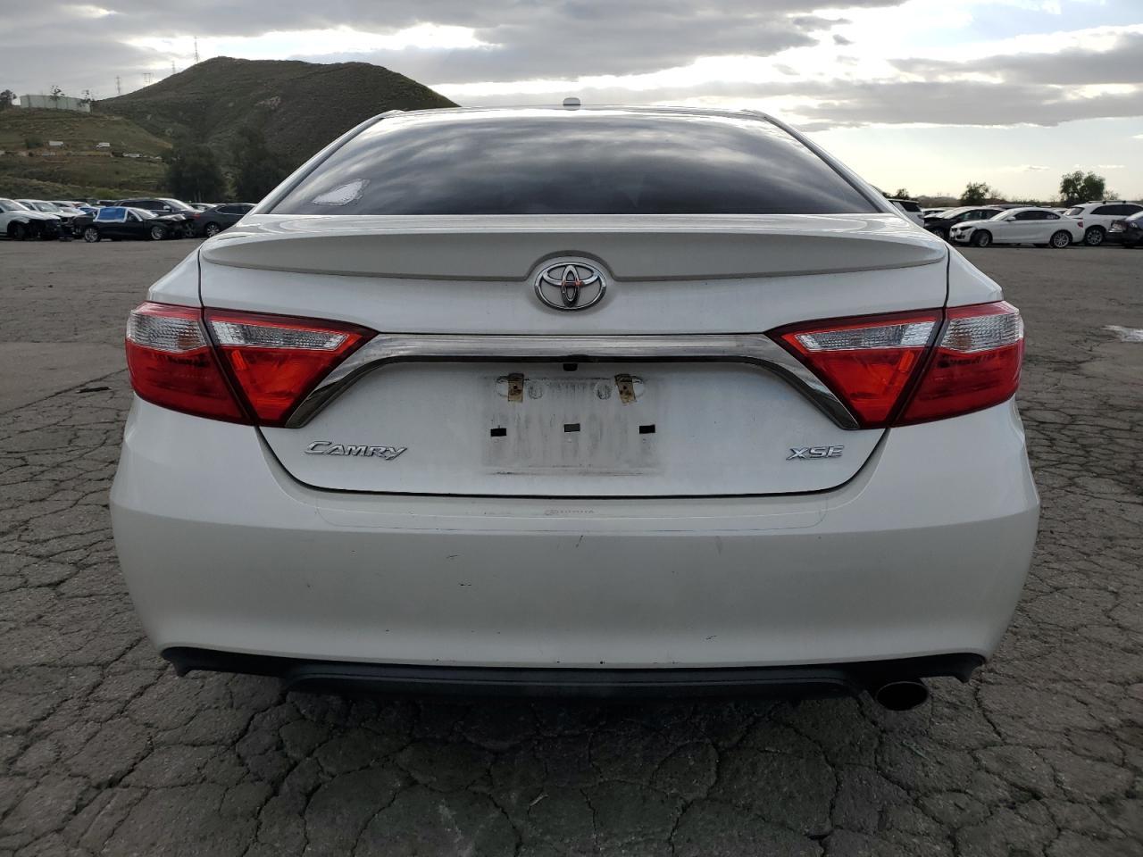 2017 TOYOTA CAMRY LE - Image 6