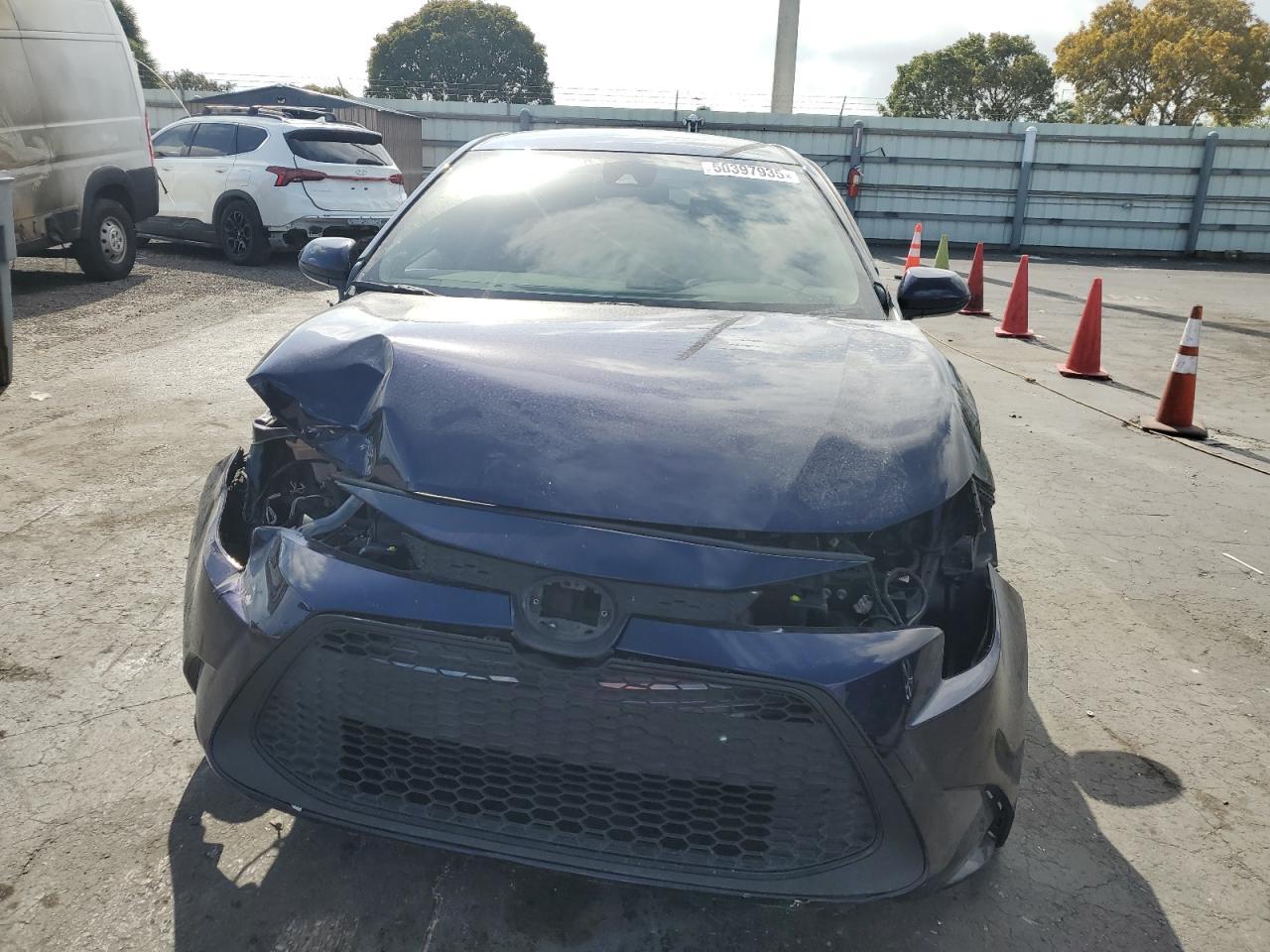 2021 TOYOTA COROLLA LE - Фото 5