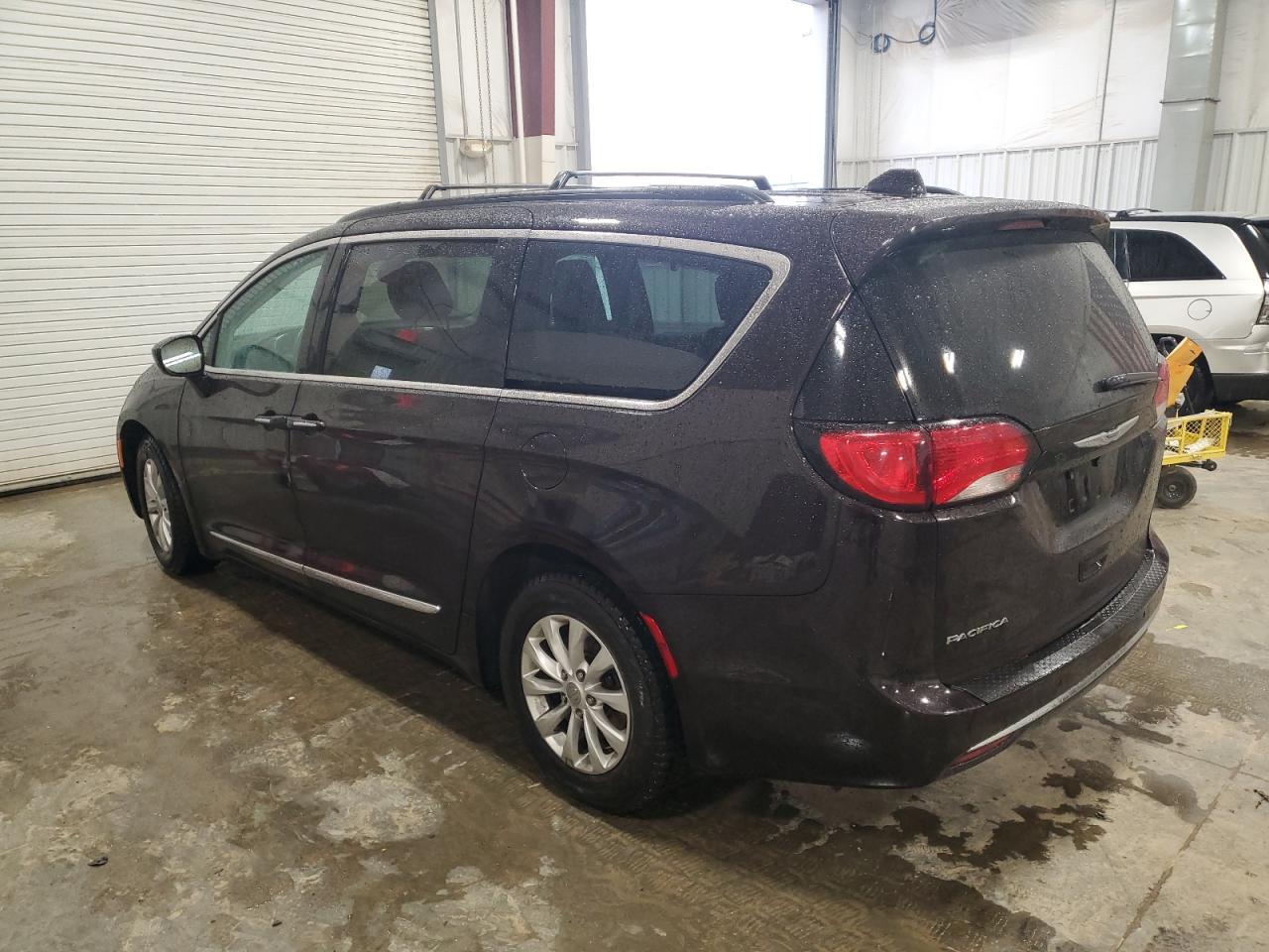 2017 CHRYSLER PACIFICA T - Image 2