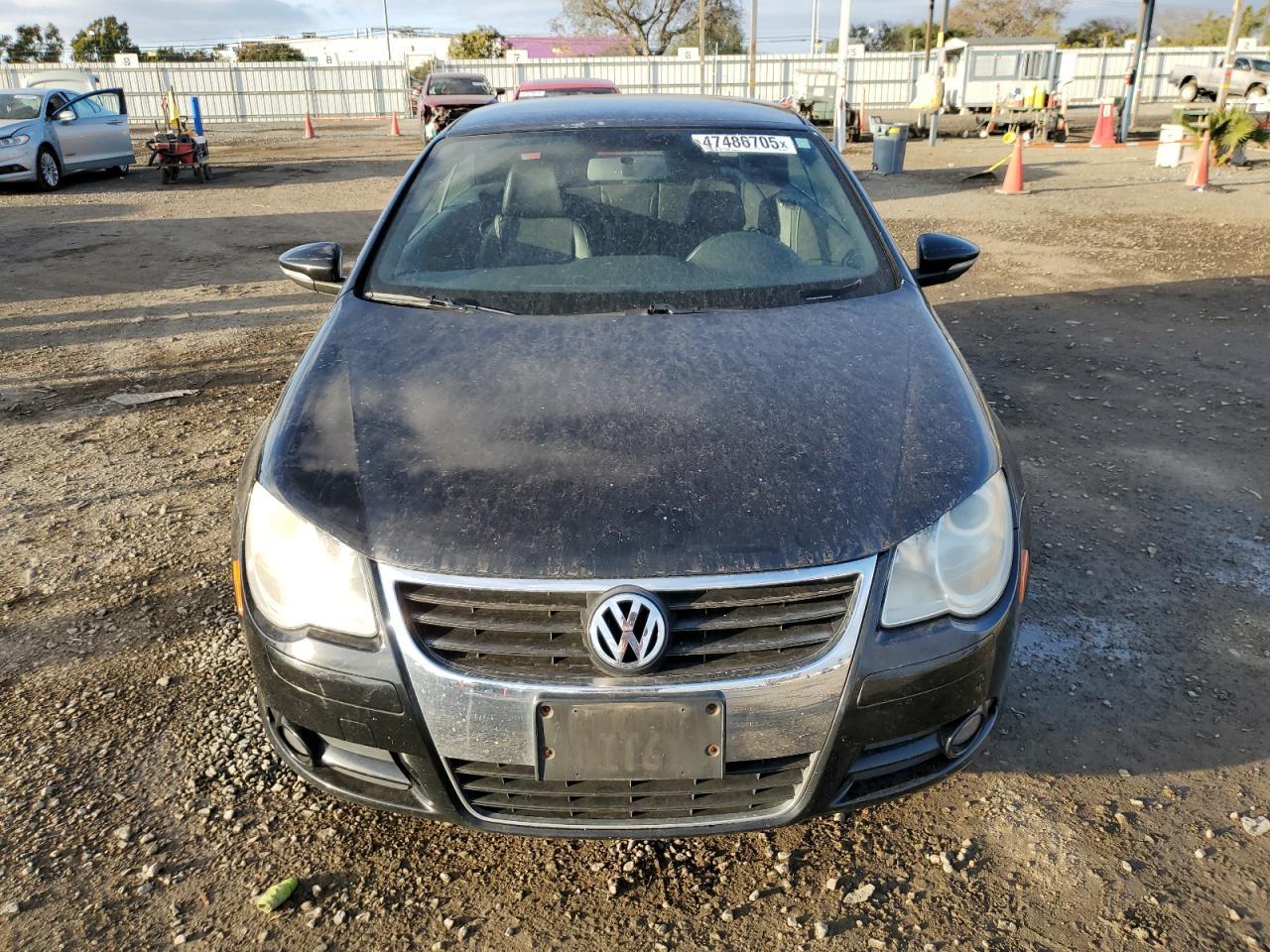 2011 VOLKSWAGEN EOS KOMFOR - Image 5