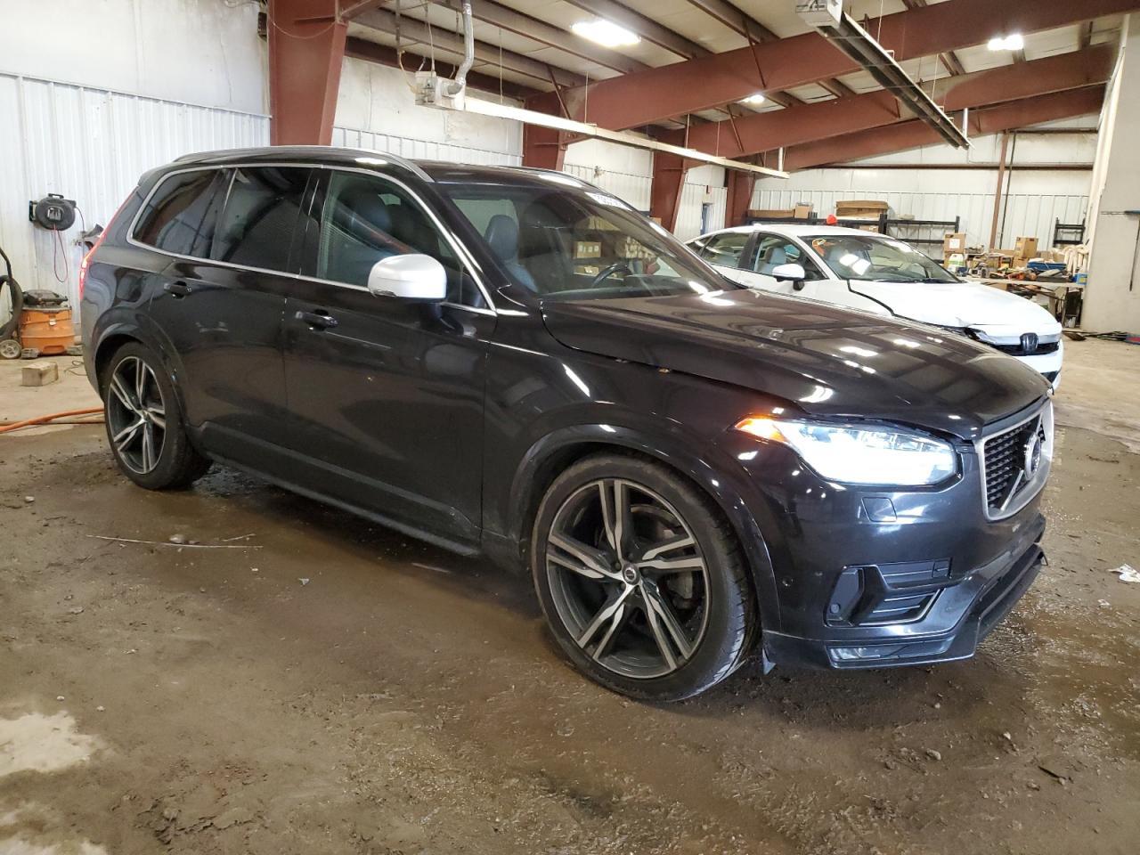 2016 VOLVO XC90 T6 - Фото 4