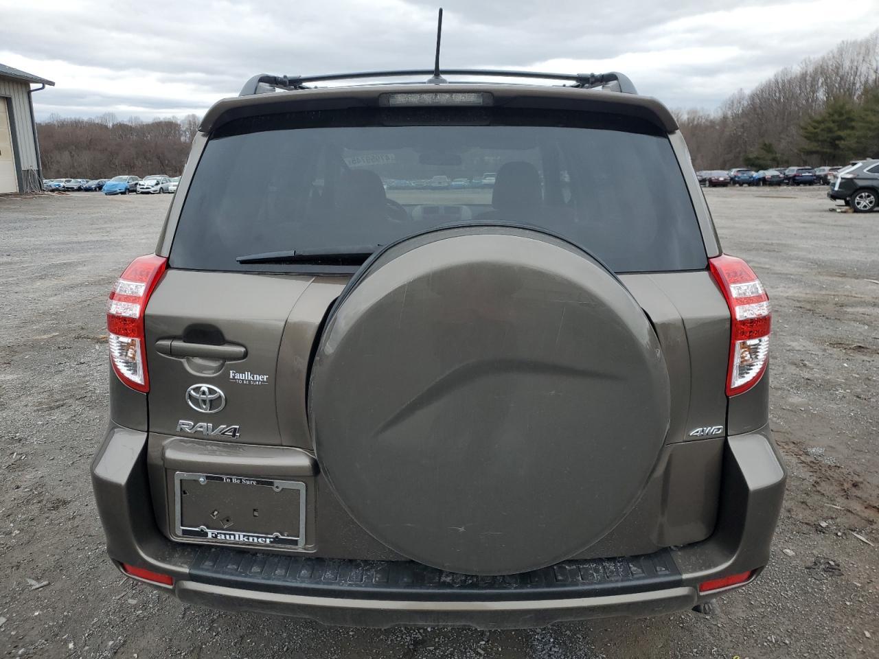 2011 TOYOTA RAV4 - Фото 6