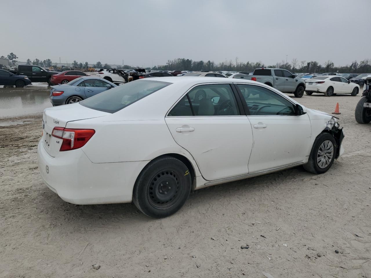 2012 TOYOTA CAMRY BASE - Фото 3