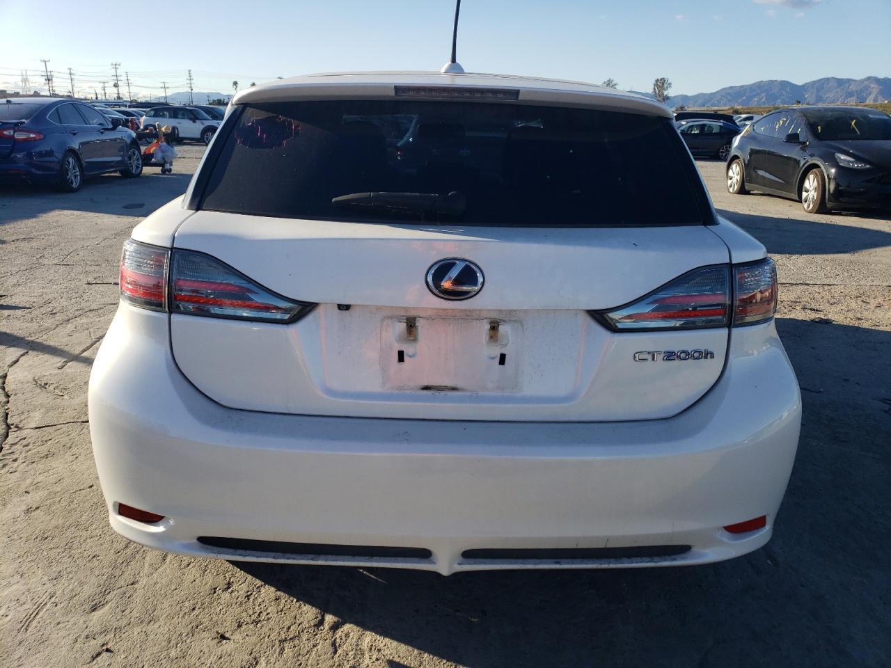 2013 LEXUS CT 200 - Image 6