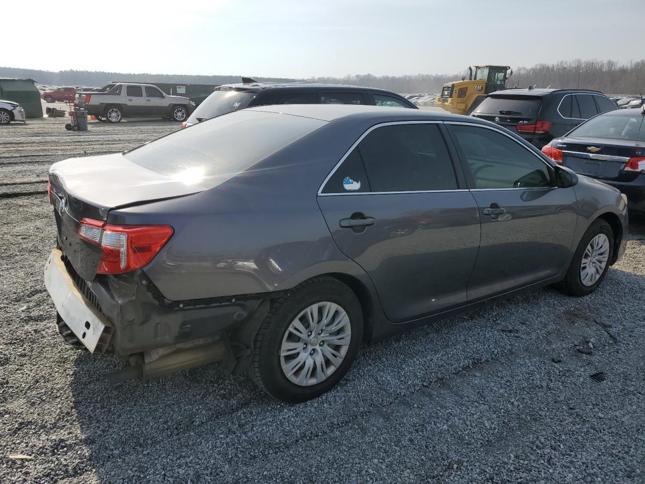 2014 TOYOTA CAMRY L - Фото 3