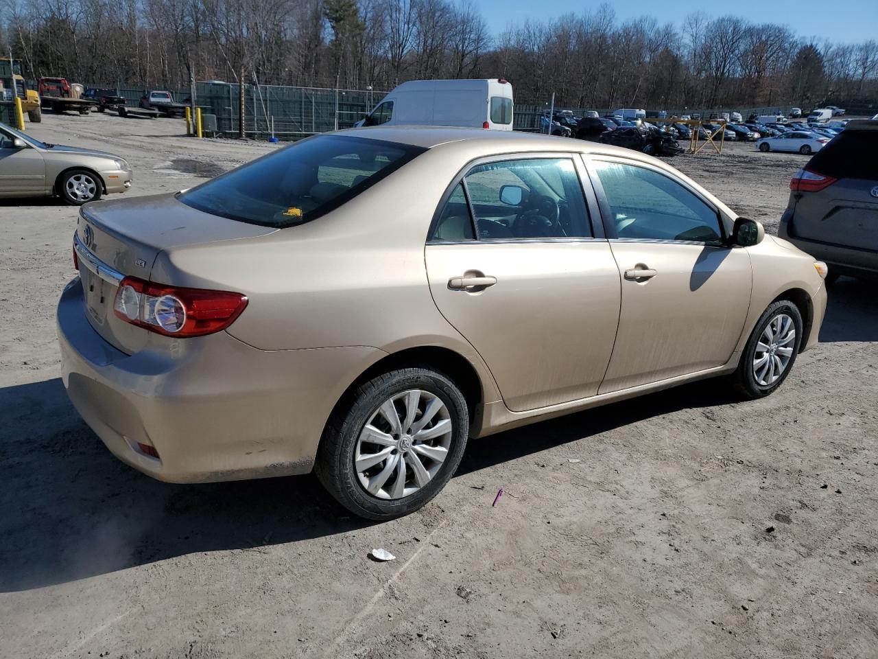 2013 TOYOTA COROLLA BA - Фото 3