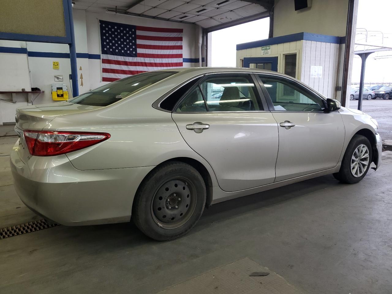 2016 TOYOTA CAMRY LE - Image 3
