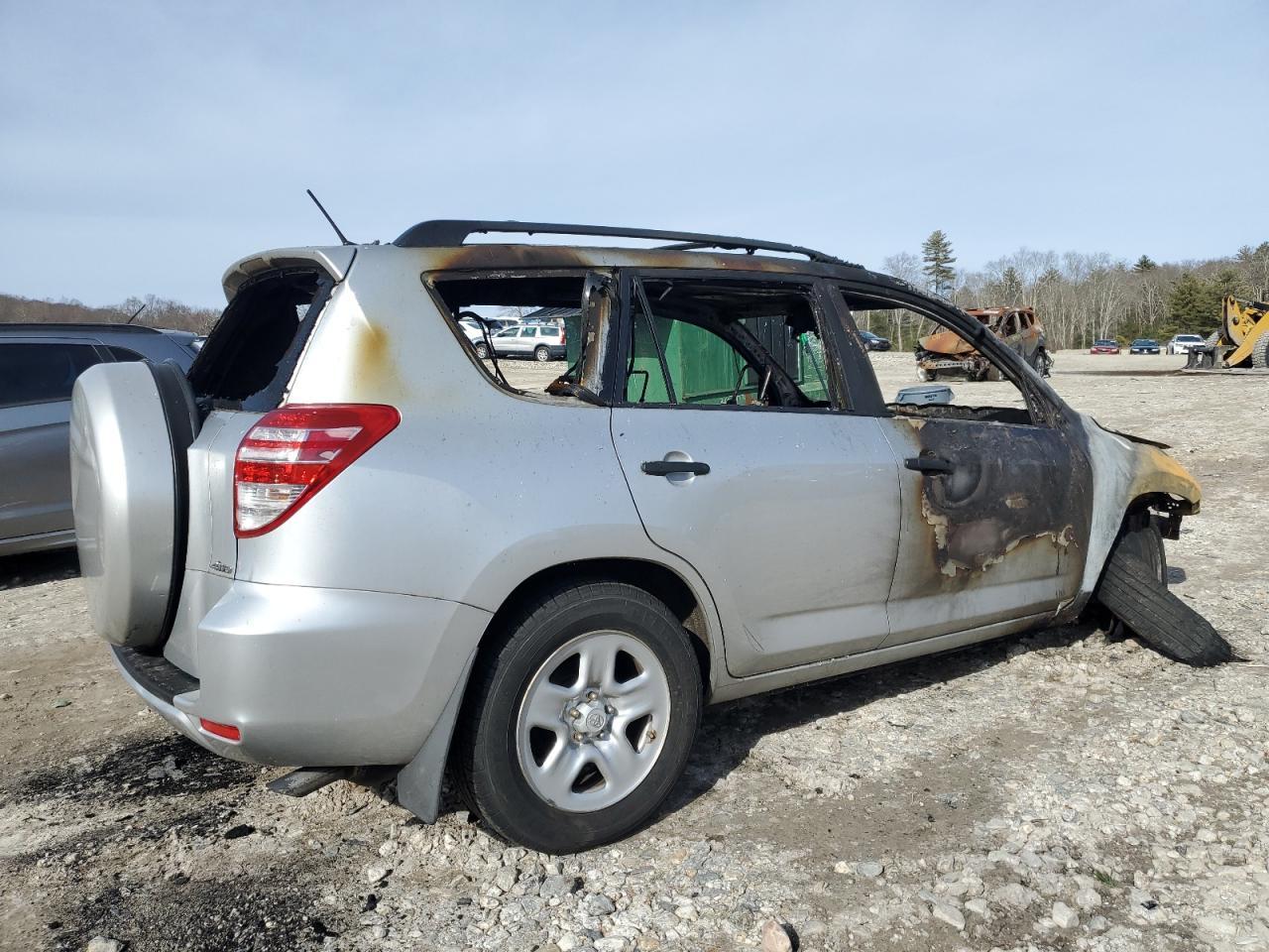 2011 TOYOTA RAV4 - Image 3