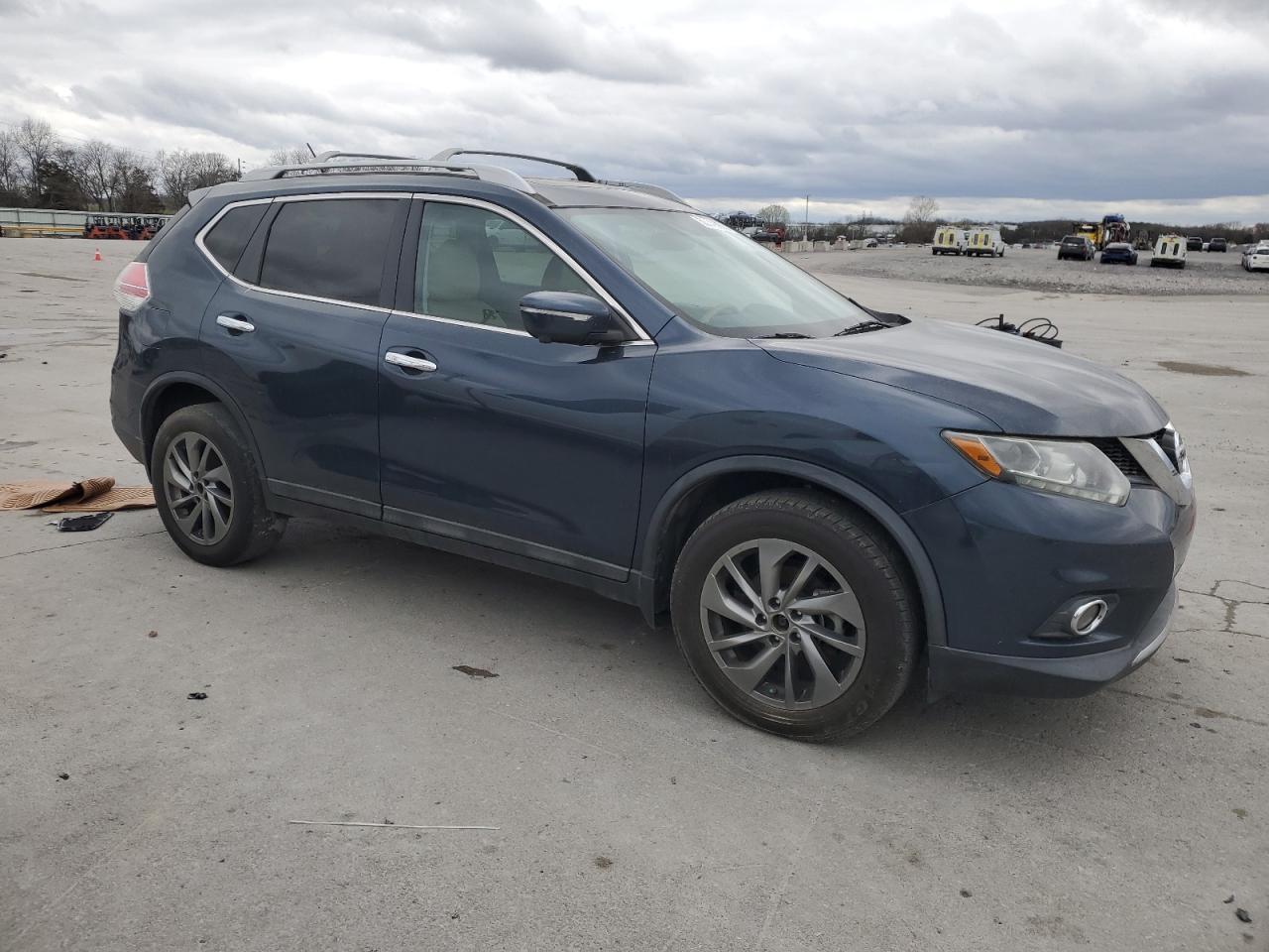 2015 NISSAN ROGUE S - Image 4