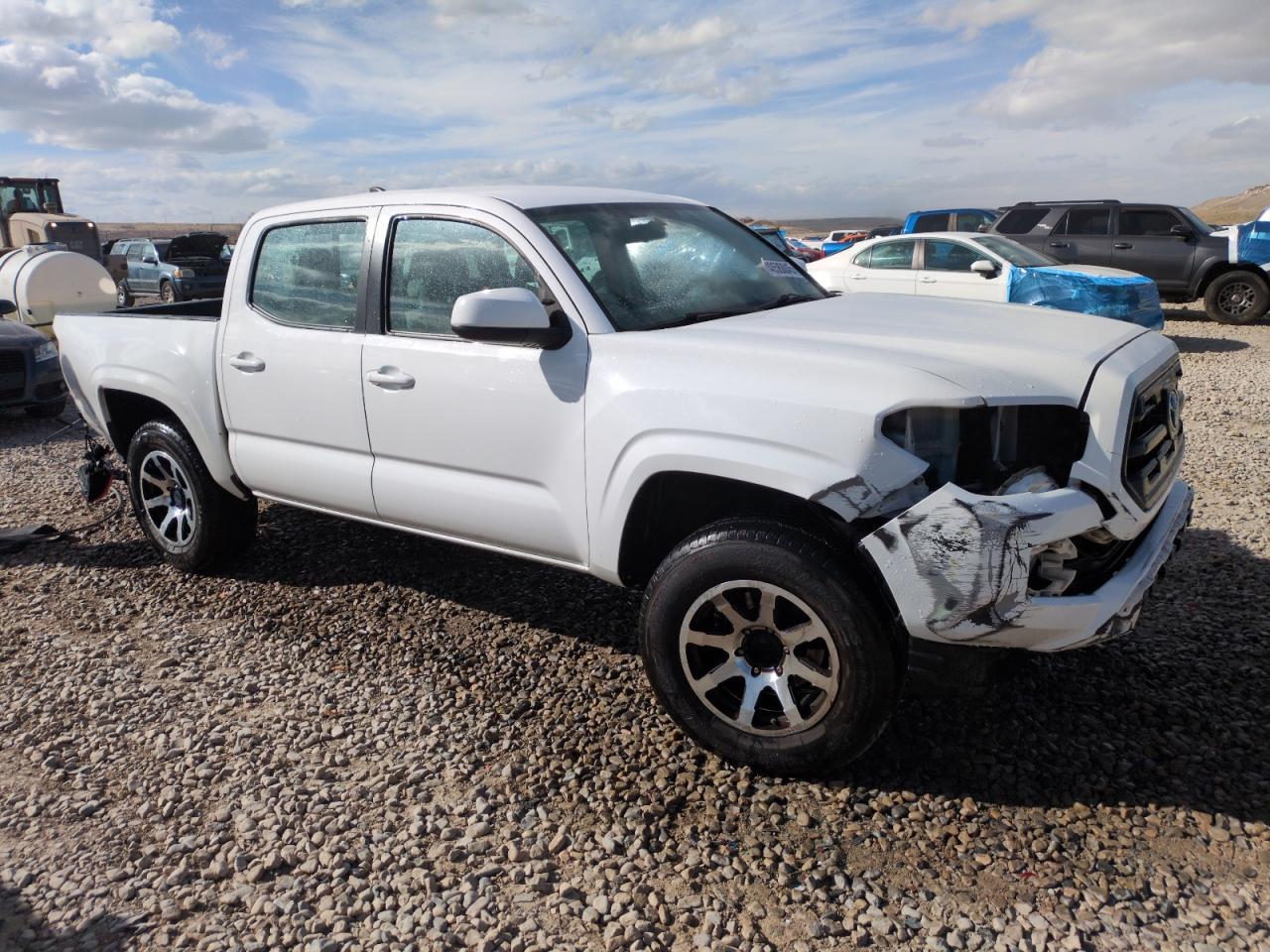 2017 TOYOTA TACOMA DOU - Фото 4