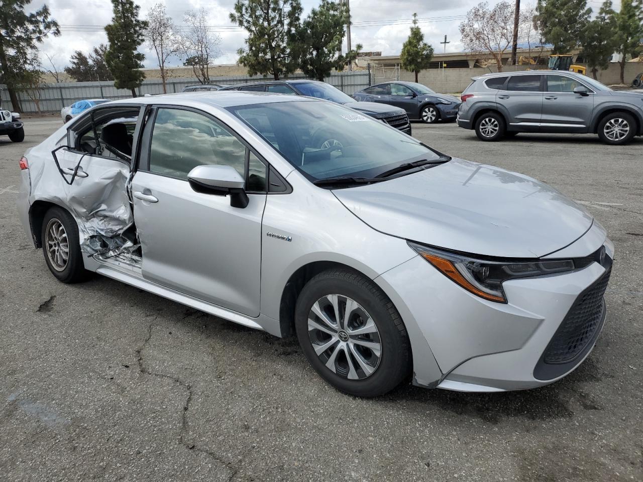 2021 TOYOTA COROLLA LE - Фото 4