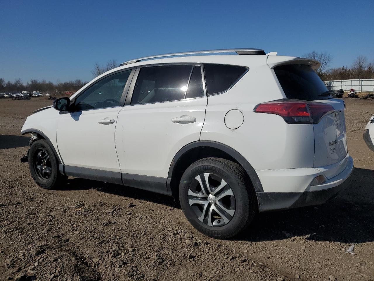 2016 TOYOTA RAV4 LE - Фото 2