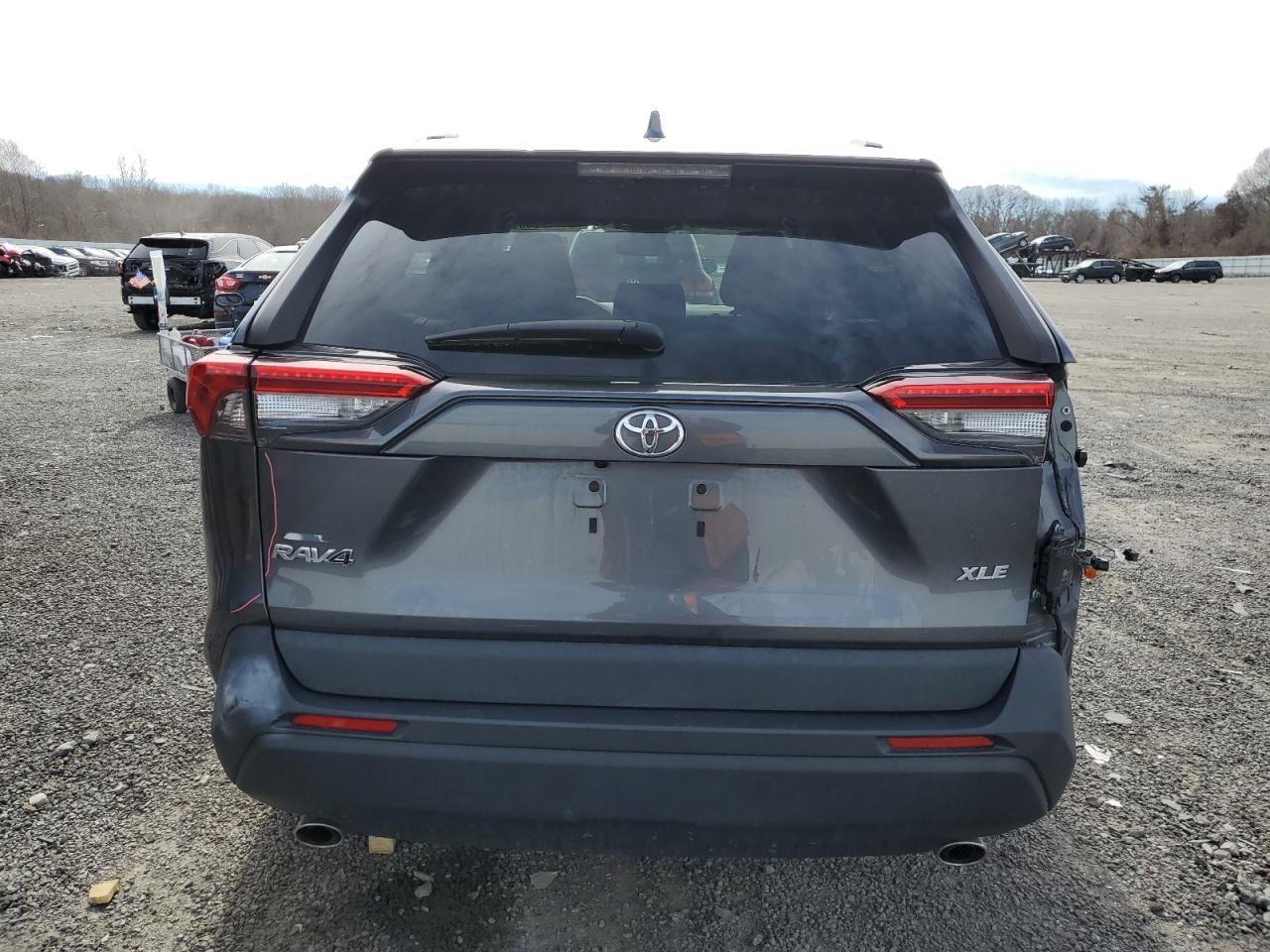 2020 TOYOTA RAV4 XLE - Image 6