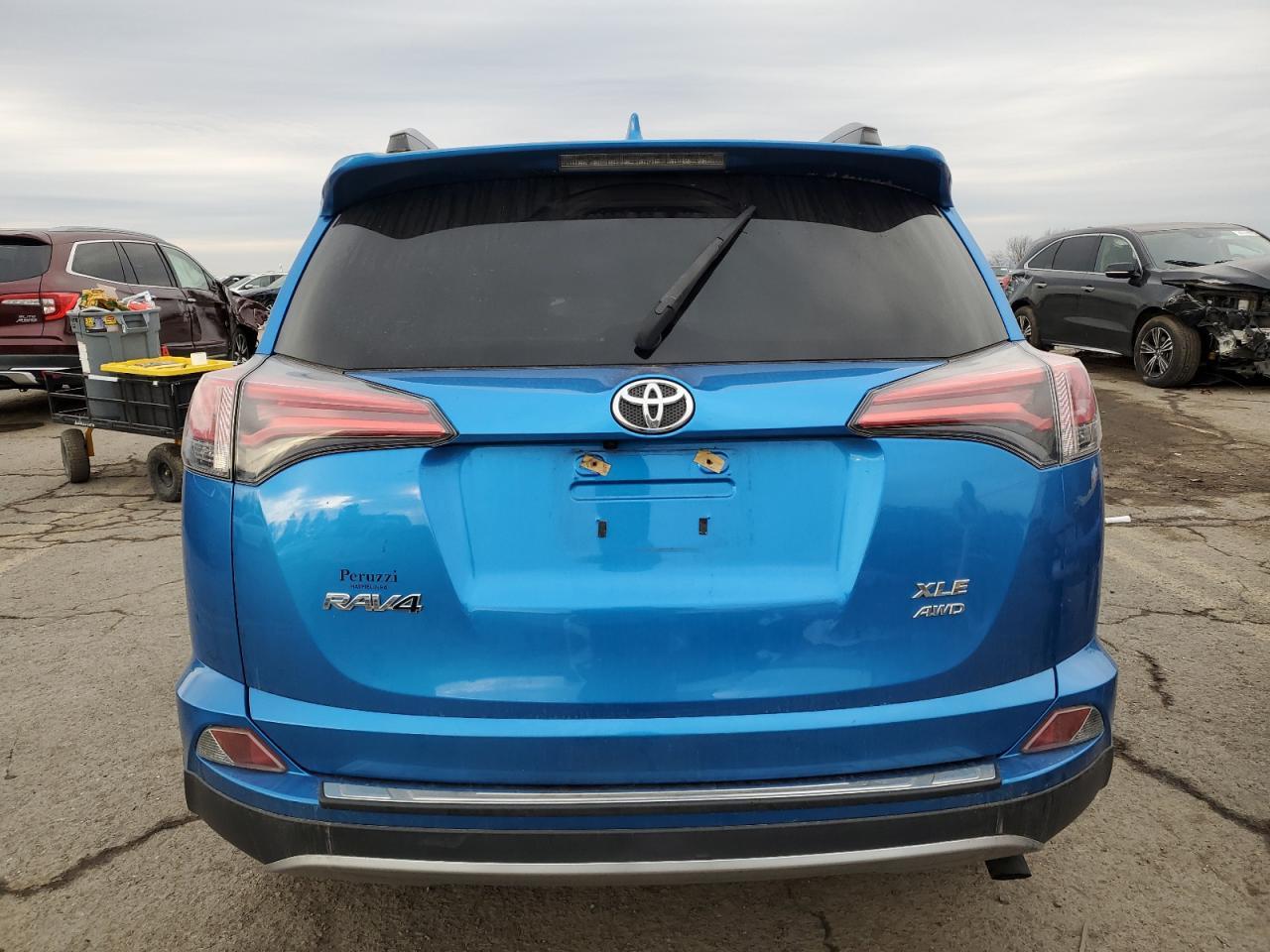2017 TOYOTA RAV4 XLE - Image 6