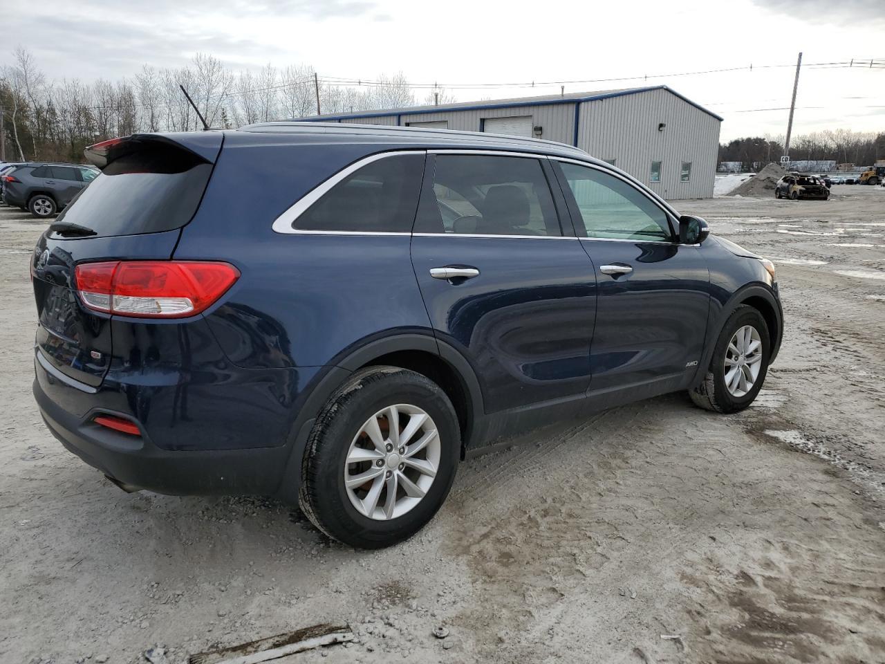 2017 KIA SORENTO LX - Фото 3